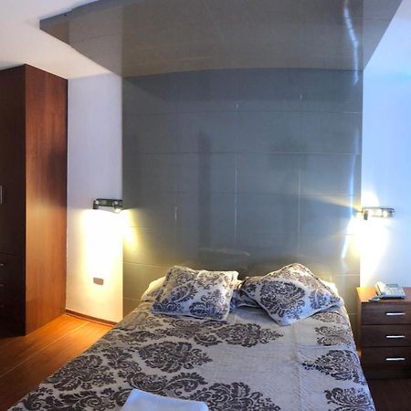 Hotel Bacastell Quito Kültér fotó