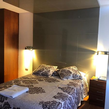 Hotel Bacastell Quito Kültér fotó