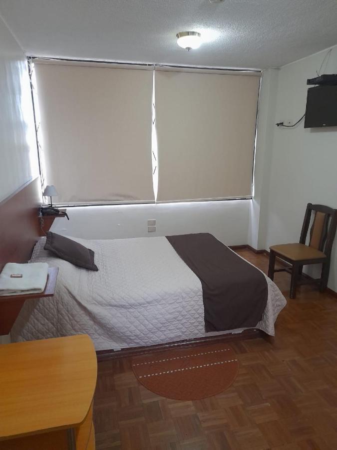 Hotel Bacastell Quito Kültér fotó
