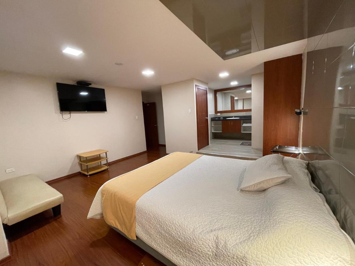 Hotel Bacastell Quito Kültér fotó
