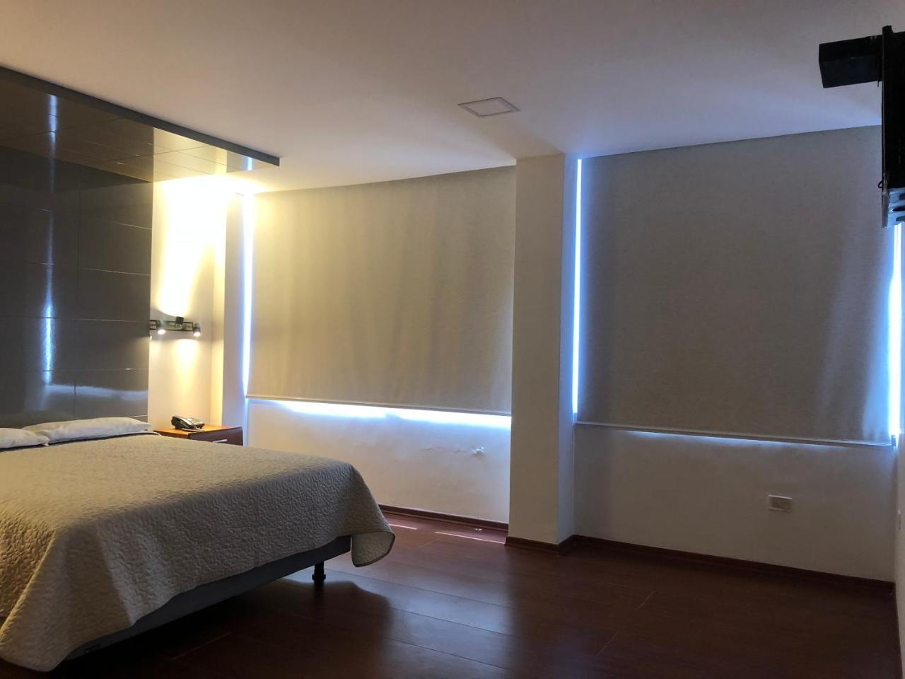 Hotel Bacastell Quito Kültér fotó